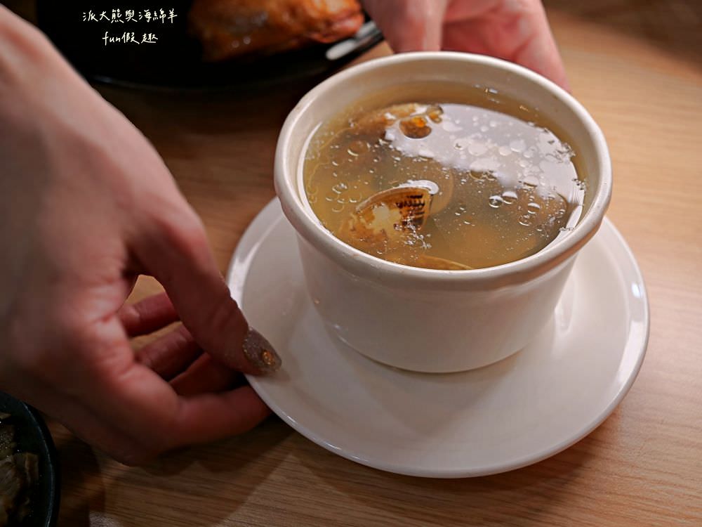 林記飯館-草屯店︱草屯明賢街平價古早味小吃，老闆精心調配國民美食滷肉飯，肥瘦口味任君挑選，搭配暖胃飄香燉盅湯品及精緻滷味小菜，構築簡單樸實在地好滋味～@合作體驗