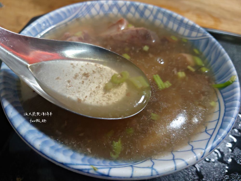 蘇澳港廟口廖榮川米糕︱超過50年的宜蘭南方澳獨特米糕飯,隱藏南天宮金媽祖廟巷子裡的古早味在地美食,餐點美味便宜實在~ - 第18張圖 蘇澳港廟口廖榮川米糕︱超過50年的宜蘭南方澳獨特米糕飯,隱藏南天宮金媽祖廟巷子裡的古早味在地美食,餐點美味便宜實在~