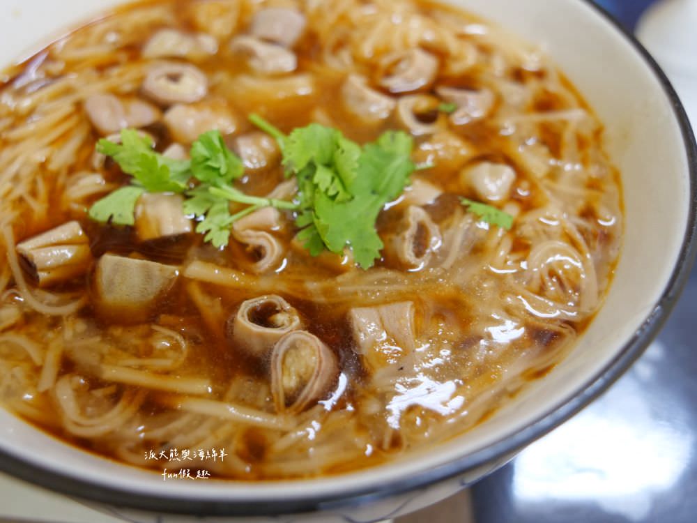 食朝食晝麵舖︱隱藏苗栗大湖菜市場Google4.8顆星在地美食，注入復古與文青元素讓傳統客家麵館充滿質感氛圍，餐點好吃平價CP值爆高!!!就算N訪也不膩～