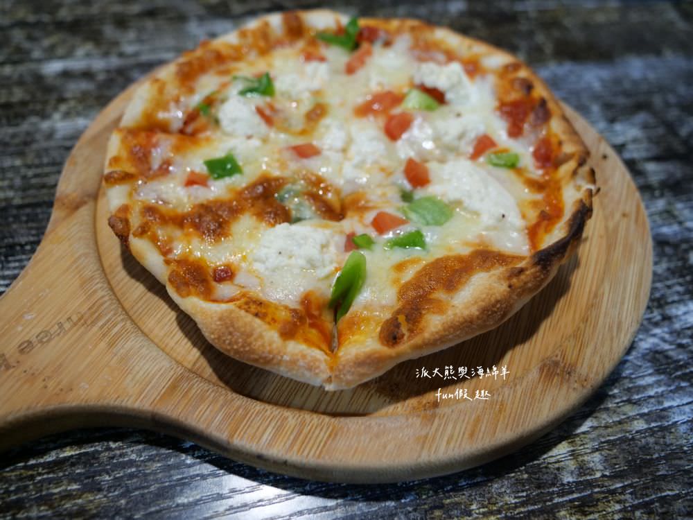 三隻無尾熊Three Koalas︱免飛南半球，在花蓮就能享受道地澳洲料理，從前菜、正餐、輕食、甜點、披薩、飲品、調酒等多元餐點應有盡有，餐點平價美味，店內更設置兒童遊憩專屬小天地，可以滿足大小朋友們各種需求!!!2009年開幕～