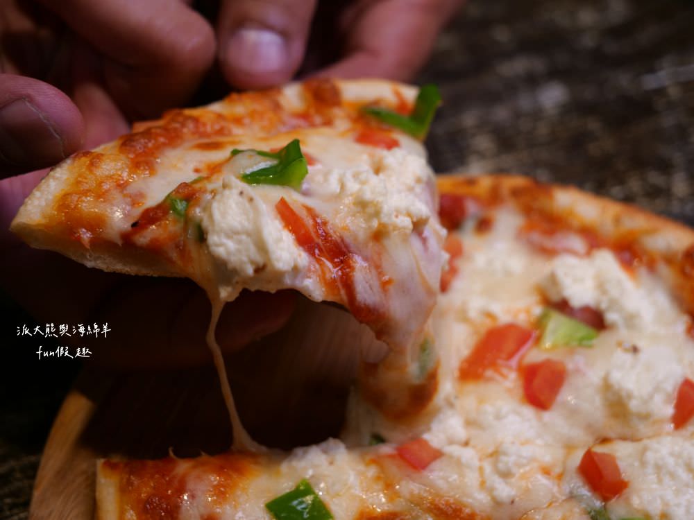 三隻無尾熊Three Koalas︱免飛南半球，在花蓮就能享受道地澳洲料理，從前菜、正餐、輕食、甜點、披薩、飲品、調酒等多元餐點應有盡有，餐點平價美味，店內更設置兒童遊憩專屬小天地，可以滿足大小朋友們各種需求!!!2009年開幕～