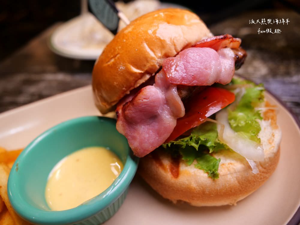 三隻無尾熊Three Koalas︱免飛南半球，在花蓮就能享受道地澳洲料理，從前菜、正餐、輕食、甜點、披薩、飲品、調酒等多元餐點應有盡有，餐點平價美味，店內更設置兒童遊憩專屬小天地，可以滿足大小朋友們各種需求!!!2009年開幕～