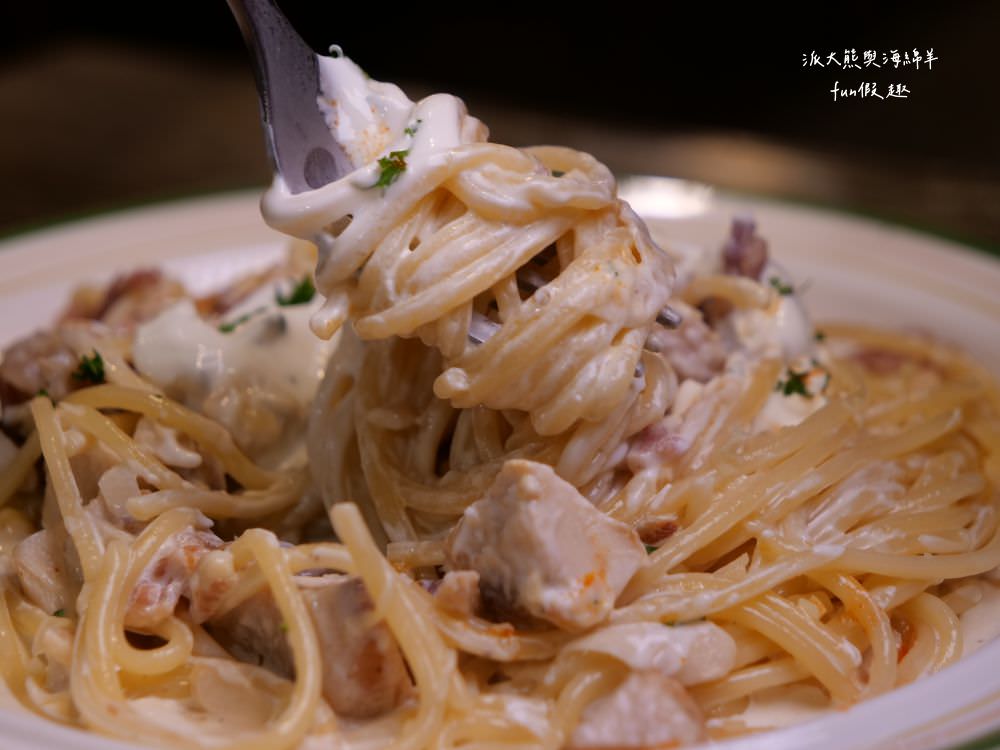 三隻無尾熊Three Koalas︱免飛南半球，在花蓮就能享受道地澳洲料理，從前菜、正餐、輕食、甜點、披薩、飲品、調酒等多元餐點應有盡有，餐點平價美味，店內更設置兒童遊憩專屬小天地，可以滿足大小朋友們各種需求!!!2009年開幕～