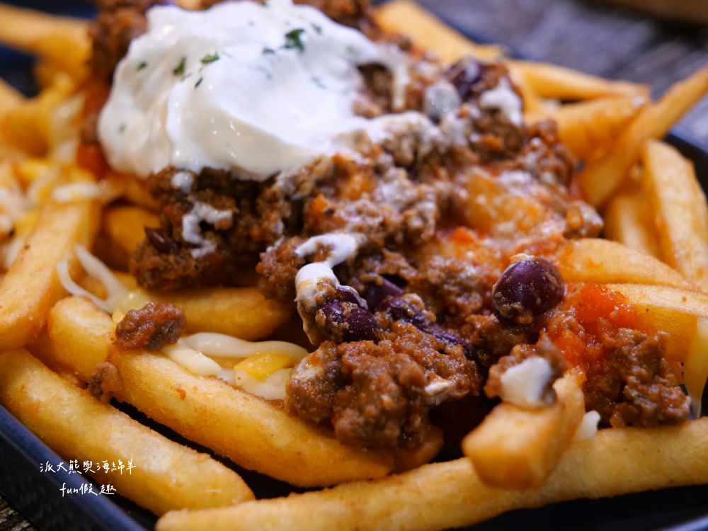 三隻無尾熊Three Koalas︱免飛南半球，在花蓮就能享受道地澳洲料理，從前菜、正餐、輕食、甜點、披薩、飲品、調酒等多元餐點應有盡有，餐點平價美味，店內更設置兒童遊憩專屬小天地，可以滿足大小朋友們各種需求!!!2009年開幕～