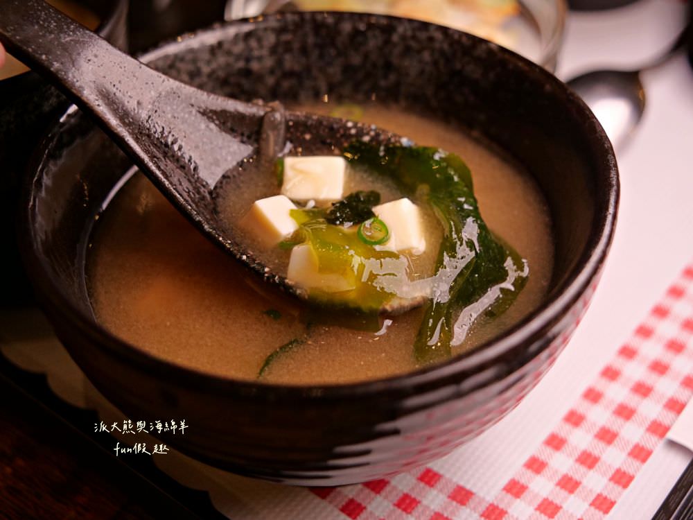 一喆日式料理︱來一喆尋找美食大秘寶，挑戰海王類香酥大魷魚，近南開科技大學的新興日式料理店，生魚片、壽司、定食一應俱全～2024年6月改為《伊賀食堂》