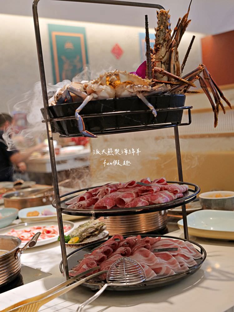 嗑肉石鍋永康東橋店｜奮力拔出碩大肉塊上的寶劍，號令圓桌吃貨們於此集結，消費即可享用多種食蔬水果、火鍋配料、飲料咖啡機、明果冰淇淋任你吃到飽，還有限量供應的日本頂級A5秋田和牛!!!