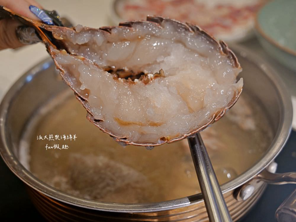 嗑肉石鍋永康東橋店｜奮力拔出碩大肉塊上的寶劍，號令圓桌吃貨們於此集結，消費即可享用多種食蔬水果、火鍋配料、飲料咖啡機、明果冰淇淋任你吃到飽，還有限量供應的日本頂級A5秋田和牛!!!