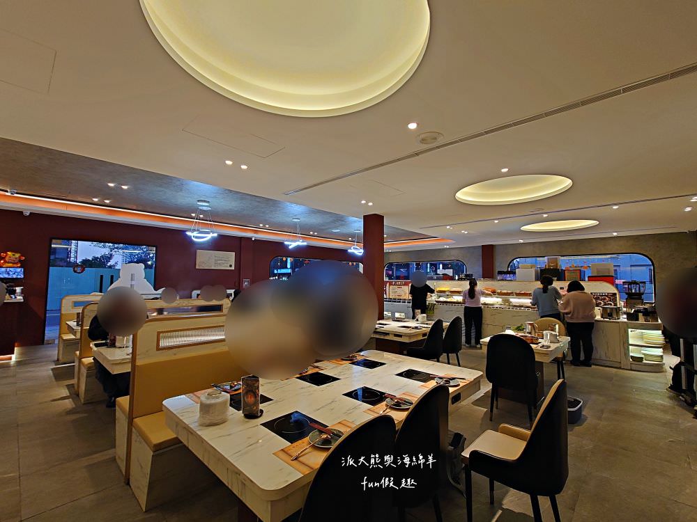 嗑肉石鍋永康東橋店｜奮力拔出碩大肉塊上的寶劍，號令圓桌吃貨們於此集結，消費即可享用多種食蔬水果、火鍋配料、飲料咖啡機、明果冰淇淋任你吃到飽，還有限量供應的日本頂級A5秋田和牛!!!