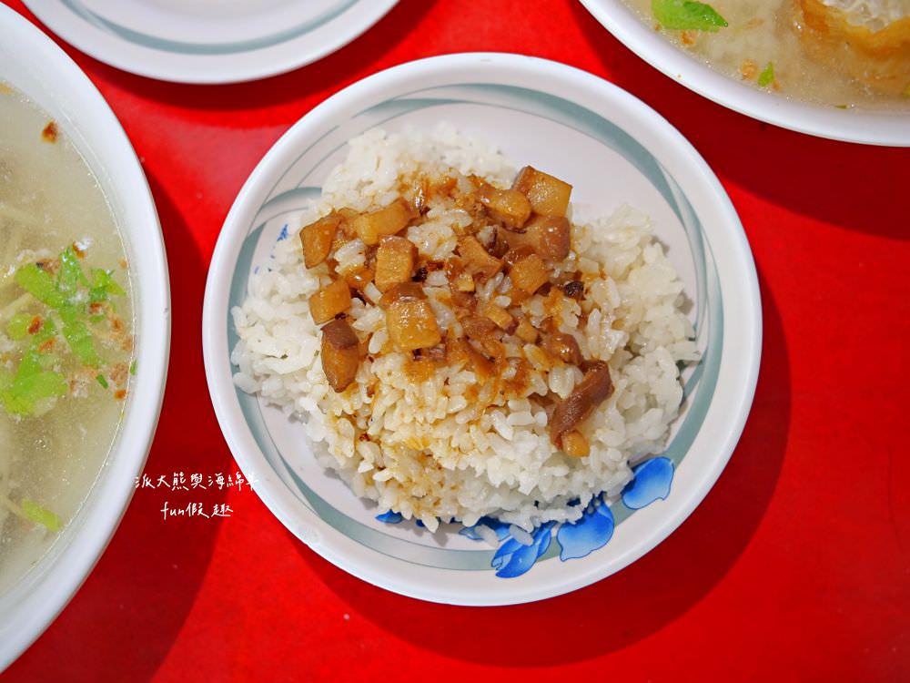 學甲虱目魚粥老店︱學甲人從小吃到大的老字號在地美食，新鮮肥美無刺虱目魚湯，讓人從早到晚都吃不膩!!感覺是下個必比登! 早上5點就開賣，食尚玩家採訪過喔～(附2024年菜單)