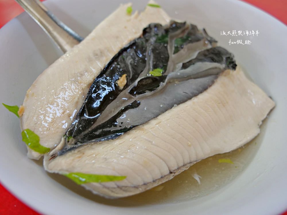 學甲虱目魚粥老店︱學甲人從小吃到大的老字號在地美食，新鮮肥美無刺虱目魚湯，讓人從早到晚都吃不膩!!感覺是下個必比登! 早上5點就開賣，食尚玩家採訪過喔～(附2024年菜單)