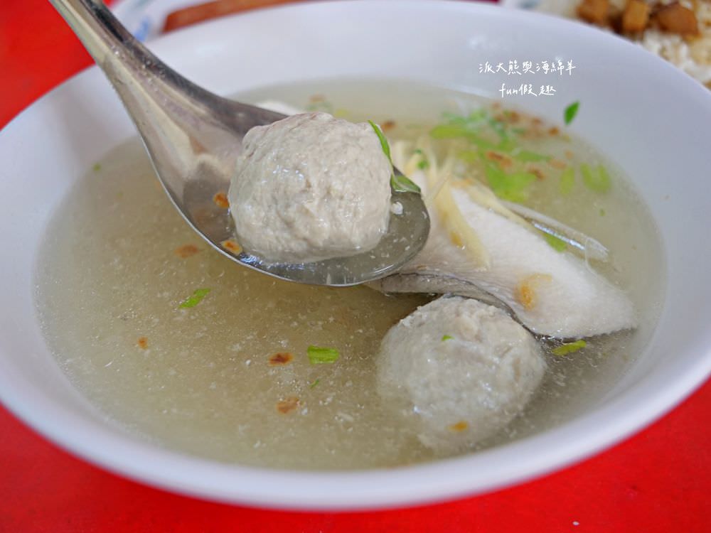 學甲虱目魚粥老店︱學甲人從小吃到大的老字號在地美食，新鮮肥美無刺虱目魚湯，讓人從早到晚都吃不膩!!感覺是下個必比登! 早上5點就開賣，食尚玩家採訪過喔～(附2024年菜單)