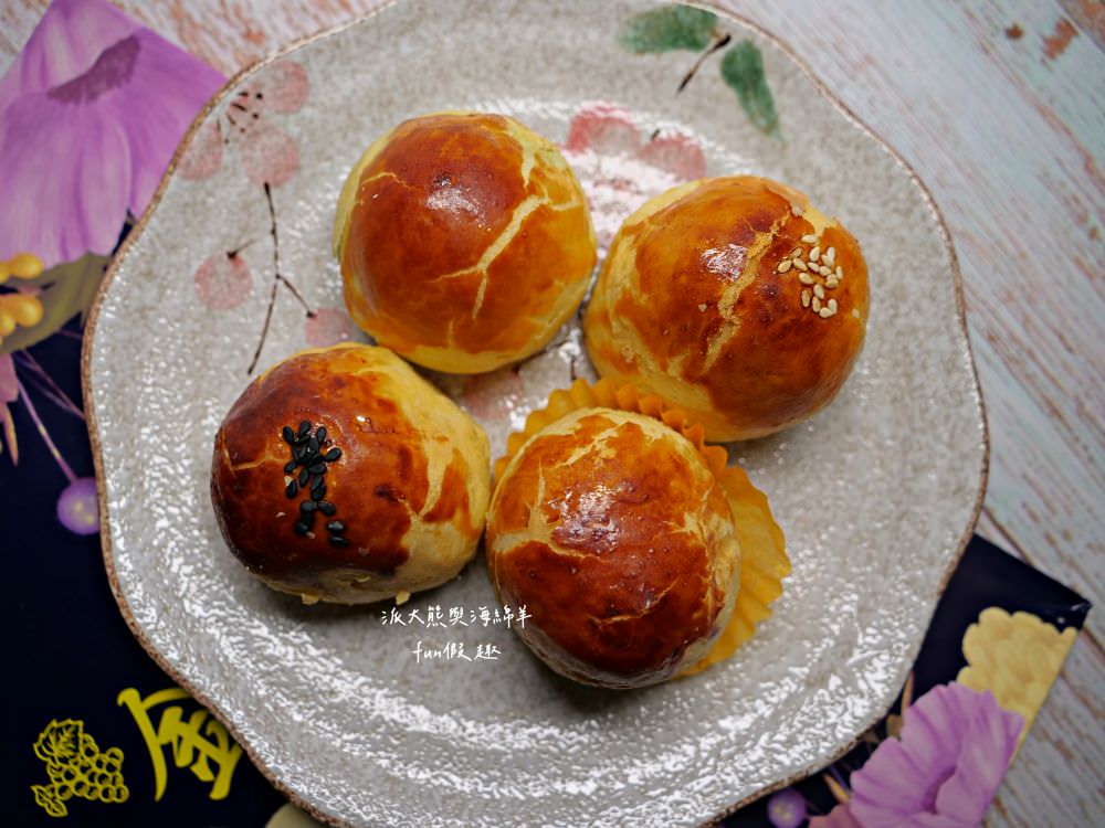 金葡萄蛋黃酥-總店佳里興｜來自台南佳里傳承3代的蛋黃酥，6種口味選擇多元，每種都皮酥餡足不甜膩，是中秋佳節或年節送禮最佳伴手禮，目前已有永康復國及高雄鳳山等兩家分店!!!～