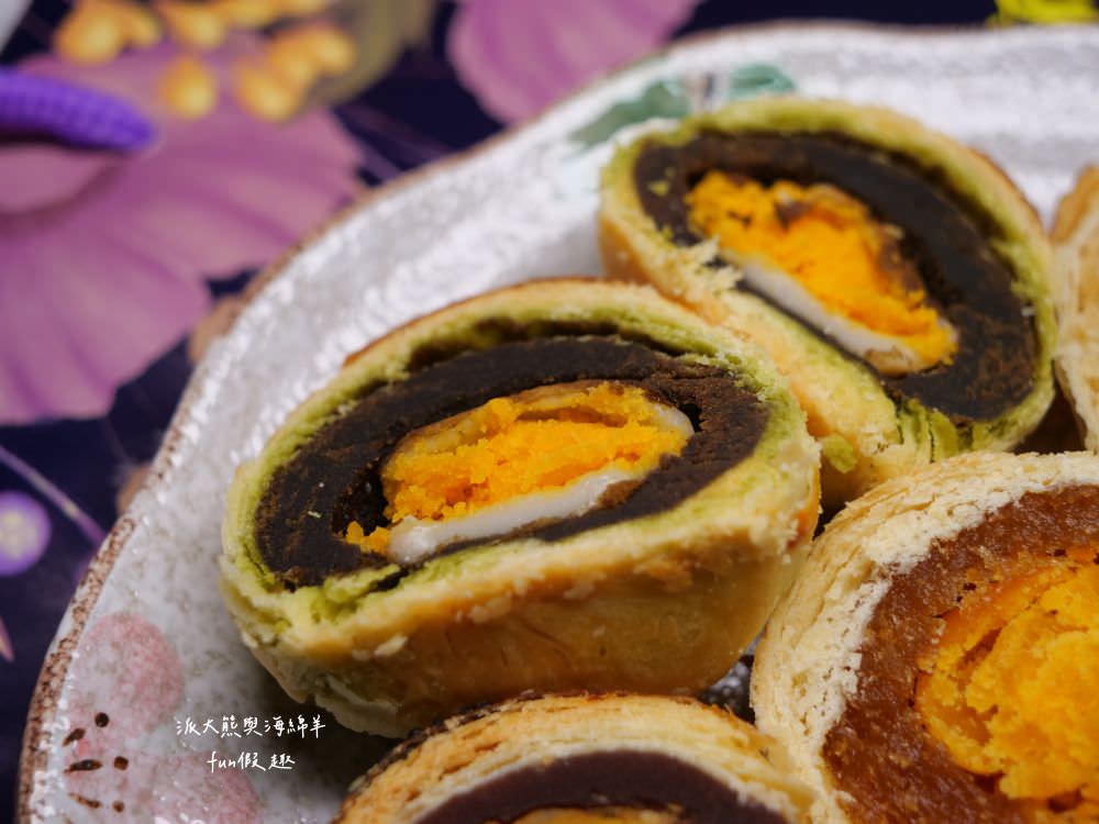 金葡萄蛋黃酥-總店佳里興｜來自台南佳里傳承3代的蛋黃酥，6種口味選擇多元，每種都皮酥餡足不甜膩，是中秋佳節或年節送禮最佳伴手禮，目前已有永康復國及高雄鳳山等兩家分店!!!～