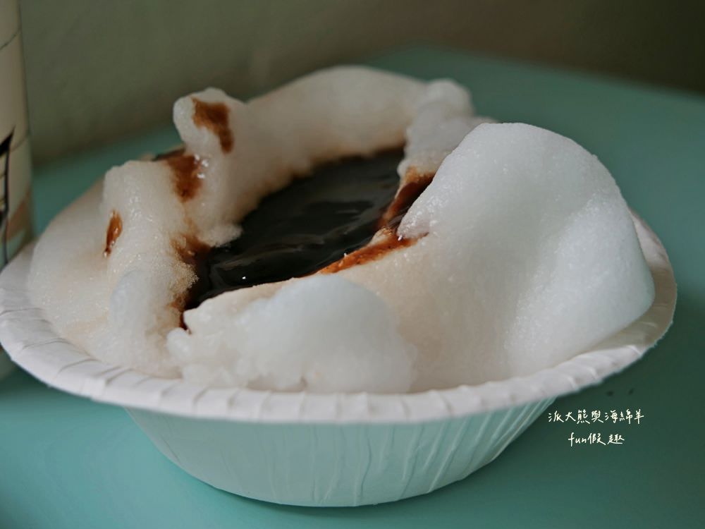 銀鋒冰果室｜鹽水八角樓旁的古早味冰果室，傳承3代歷時逾一甲子，早期鹽水相親最佳選擇場所，一碗招牌紅豆牛奶月見冰湊成無數男女成家，堪稱冰品界的月老廟！