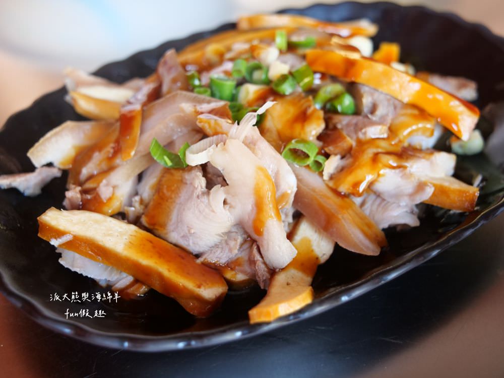 阿瑞肉羹麵︱雲林口湖巷弄隱藏在地美食，餐點美味價格實惠，店內充滿著人情味，不可錯過招牌紅燒排骨麵與肉羹系列!!!評價有4.6顆星以上～