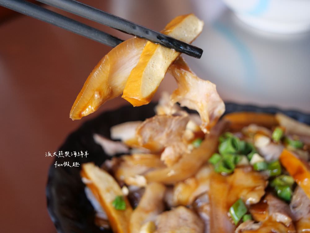 阿瑞肉羹麵︱雲林口湖巷弄隱藏在地美食，餐點美味價格實惠，店內充滿著人情味，不可錯過招牌紅燒排骨麵與肉羹系列!!!評價有4.6顆星以上～