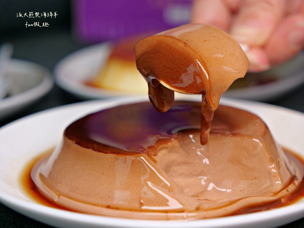 依蕾特布丁｜臺南必吃熱門團購甜點，以簡單純粹食材成就各種療癒系布丁奶酪，歷久彌新的臺南專屬好滋味，除人氣招牌布丁奶酪外，還有推出季節限定及魔鏡蛋糕等新品，現在統一7-11及全家便利商店特定門市也能買到!!!