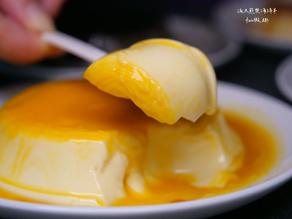 依蕾特布丁｜臺南必吃熱門團購甜點，以簡單純粹食材成就各種療癒系布丁奶酪，歷久彌新的臺南專屬好滋味，除人氣招牌布丁奶酪外，還有推出季節限定及魔鏡蛋糕等新品，現在統一7-11及全家便利商店特定門市也能買到!!!