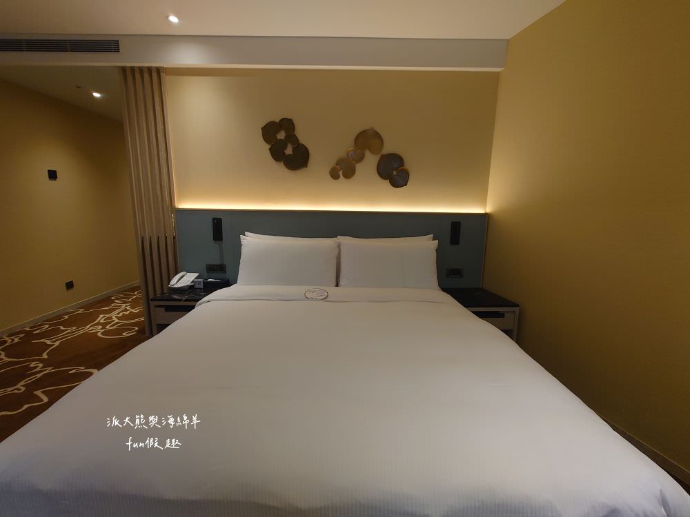 柯達大飯店 台北二店（K Hotel Taipei II）︱距離民權西路捷運站步行只要5分鐘，集簡約、舒適、交通等多項優點，性價比高且鬧中取靜，每個房型都有提供浴缸，臺北中山優質飯店推薦&夜訪大稻埕碼頭貨櫃市集!!!