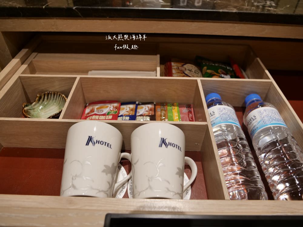 柯達大飯店 台北二店（K Hotel Taipei II）︱距離民權西路捷運站步行只要5分鐘，集簡約、舒適、交通等多項優點，性價比高且鬧中取靜，每個房型都有提供浴缸，臺北中山優質飯店推薦&夜訪大稻埕碼頭貨櫃市集!!!