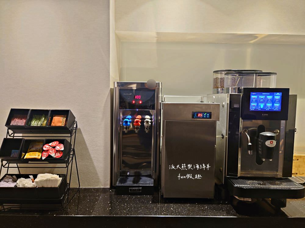 柯達大飯店 台北二店（K Hotel Taipei II）︱距離民權西路捷運站步行只要5分鐘，集簡約、舒適、交通等多項優點，性價比高且鬧中取靜，每個房型都有提供浴缸，臺北中山優質飯店推薦&夜訪大稻埕碼頭貨櫃市集!!!