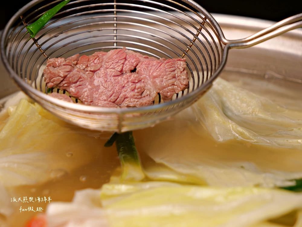 潮州牛肉陳（草屯總店）｜草屯首間來自屏東潮州的牛肉爐專賣店，新鮮直送溫體牛肉加上獨家藥膳風味湯底，搭配各種香噴噴牛肉熱炒，讓新大觀市集越晚越飄香!!!（2023.4開幕）