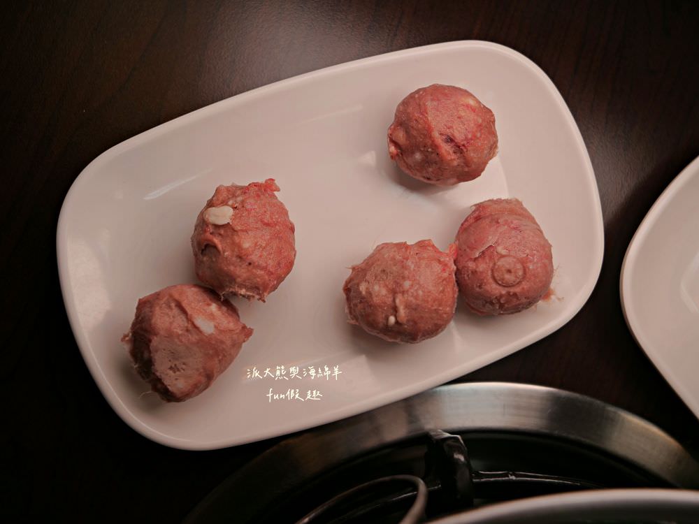潮州牛肉陳（草屯總店）｜草屯首間來自屏東潮州的牛肉爐專賣店，新鮮直送溫體牛肉加上獨家藥膳風味湯底，搭配各種香噴噴牛肉熱炒，讓新大觀市集越晚越飄香!!!（2023.4開幕）