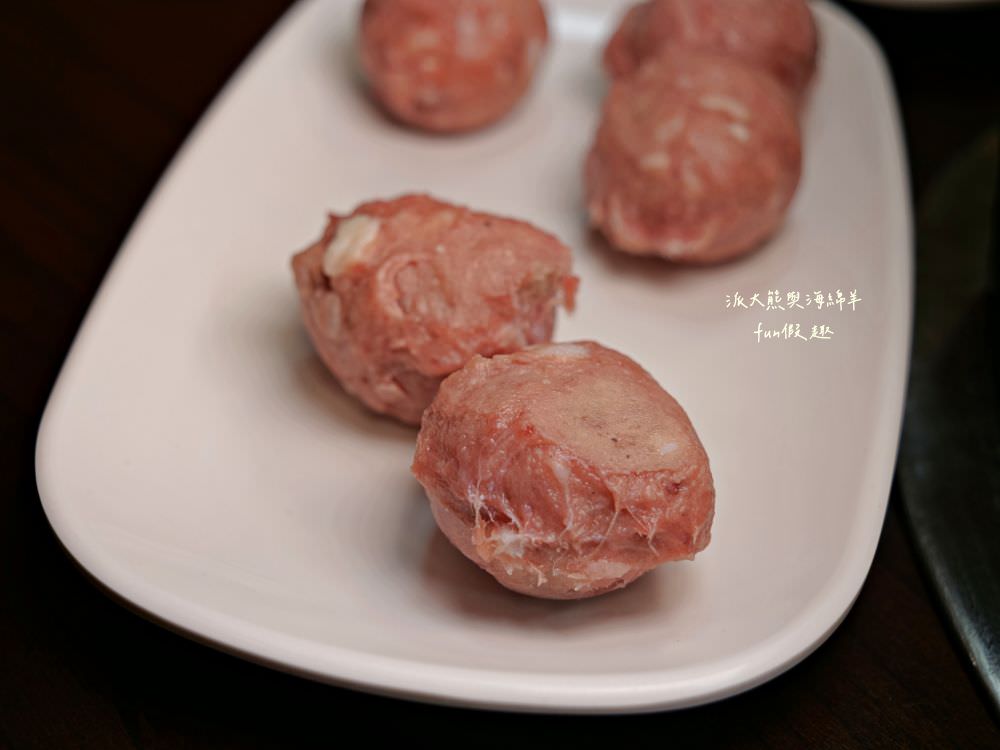 潮州牛肉陳（草屯總店）｜草屯首間來自屏東潮州的牛肉爐專賣店，新鮮直送溫體牛肉加上獨家藥膳風味湯底，搭配各種香噴噴牛肉熱炒，讓新大觀市集越晚越飄香!!!（2023.4開幕）