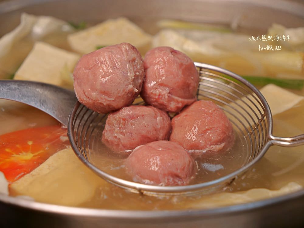 潮州牛肉陳（草屯總店）｜草屯首間來自屏東潮州的牛肉爐專賣店，新鮮直送溫體牛肉加上獨家藥膳風味湯底，搭配各種香噴噴牛肉熱炒，讓新大觀市集越晚越飄香!!!（2023.4開幕）