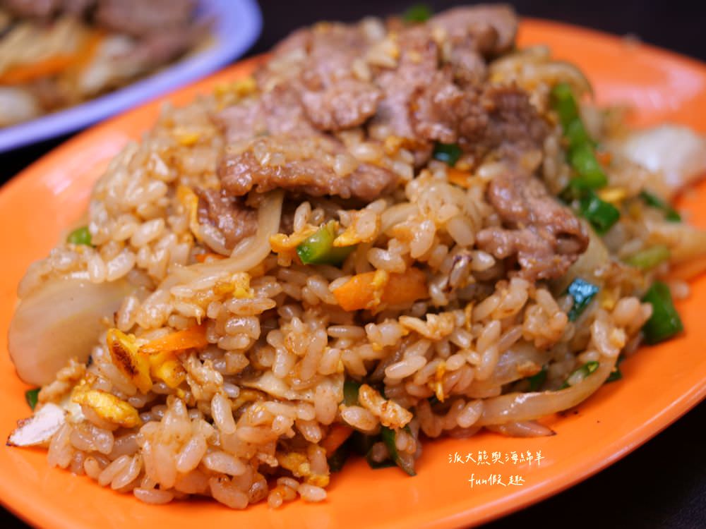 潮州牛肉陳（草屯總店）｜草屯首間來自屏東潮州的牛肉爐專賣店，新鮮直送溫體牛肉加上獨家藥膳風味湯底，搭配各種香噴噴牛肉熱炒，讓新大觀市集越晚越飄香!!!（2023.4開幕）