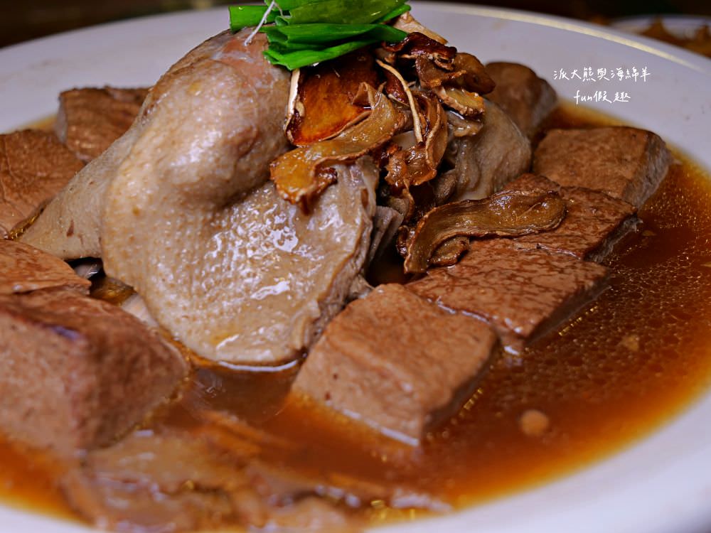 金都餐廳｜南投埔里也有揚名海內外國宴級餐廳，結合在地食材並將台菜料理注入創意元素，完成一道道充滿臺式文化的精緻國宴大菜，高貴不貴好享受!!!春節年菜圍爐好選擇～1994年創立～