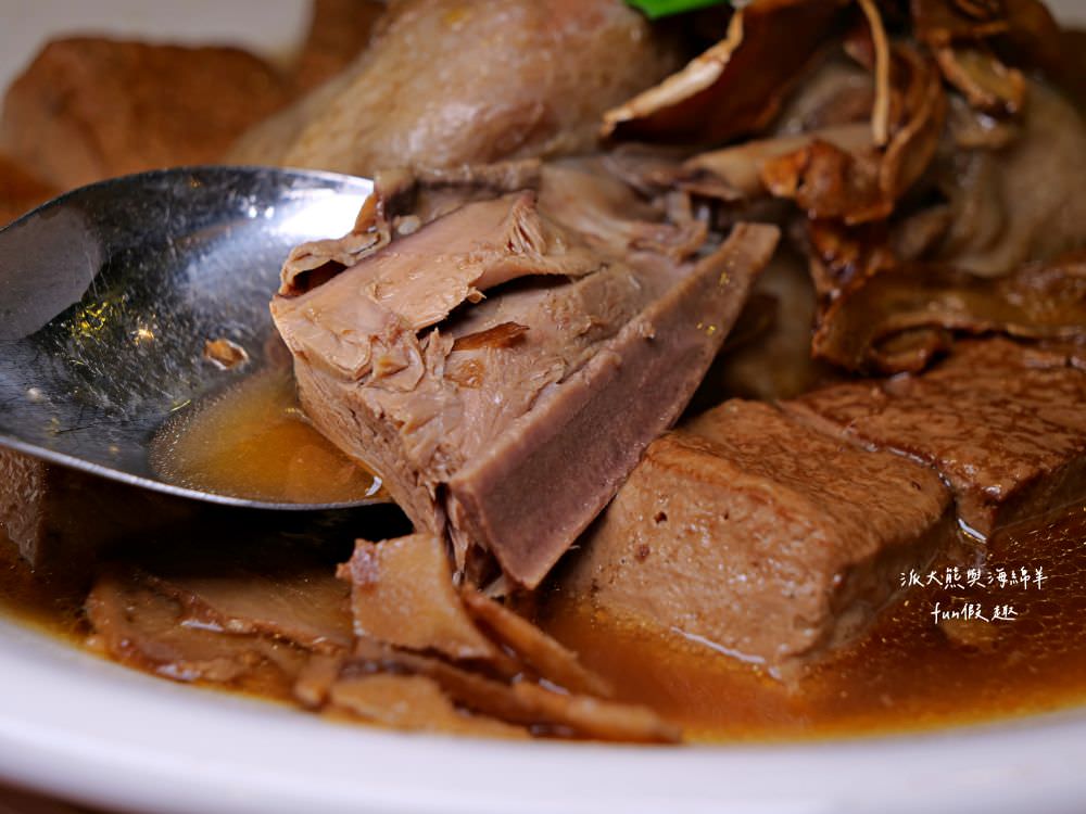 金都餐廳｜南投埔里也有揚名海內外國宴級餐廳，結合在地食材並將台菜料理注入創意元素，完成一道道充滿臺式文化的精緻國宴大菜，高貴不貴好享受!!!春節年菜圍爐好選擇～1994年創立～