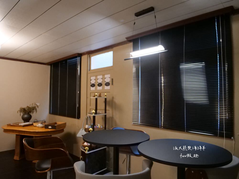 靑弎珈啡社｜藏匿草屯碧山路深巷裡的質感咖哩專賣餐館，2樓老宅改建隨處可見日式文青風情，假期就以美好早午餐或精緻下午茶，來度過慵懶輕奢的閒暇時光!!!另有輕鹹食、甜點及咖啡