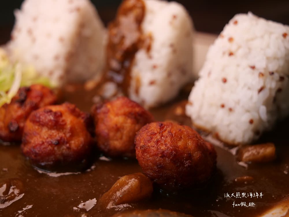 靑弎珈啡社｜藏匿草屯碧山路深巷裡的質感咖哩專賣餐館，2樓老宅改建隨處可見日式文青風情，假期就以美好早午餐或精緻下午茶，來度過慵懶輕奢的閒暇時光!!!另有輕鹹食、甜點及咖啡