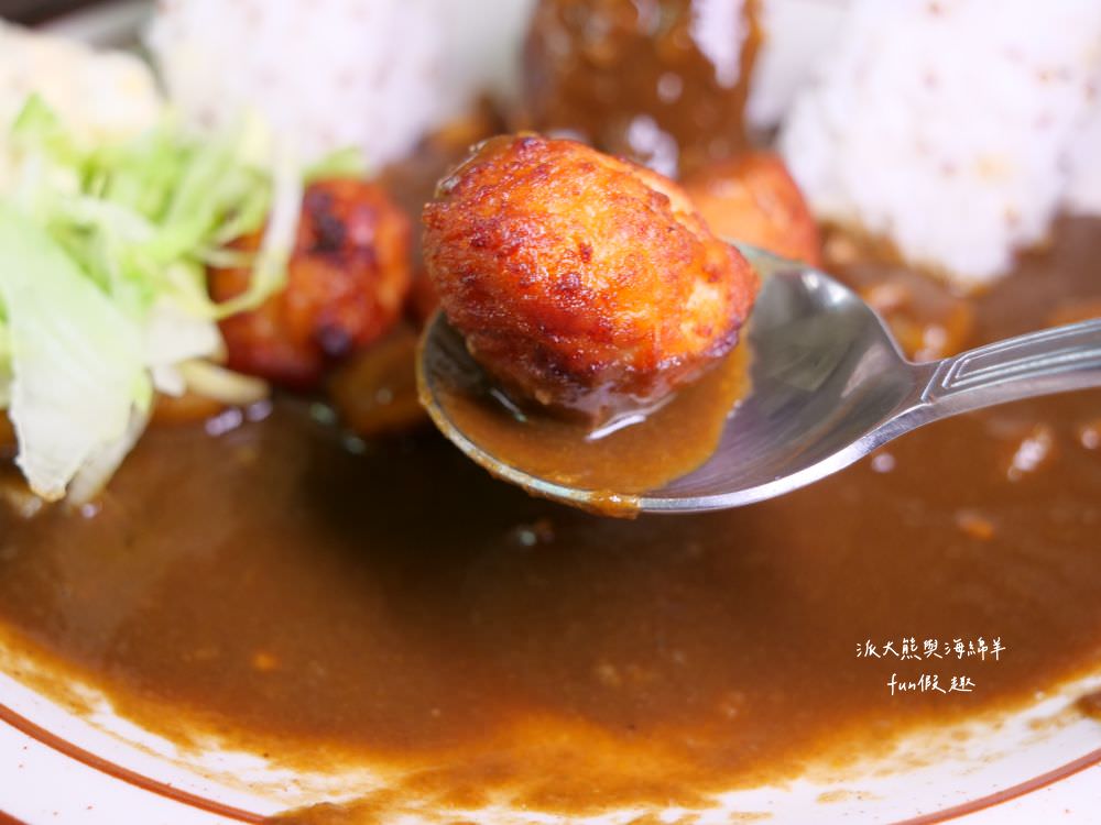 靑弎珈啡社｜藏匿草屯碧山路深巷裡的質感咖哩專賣餐館，2樓老宅改建隨處可見日式文青風情，假期就以美好早午餐或精緻下午茶，來度過慵懶輕奢的閒暇時光!!!另有輕鹹食、甜點及咖啡