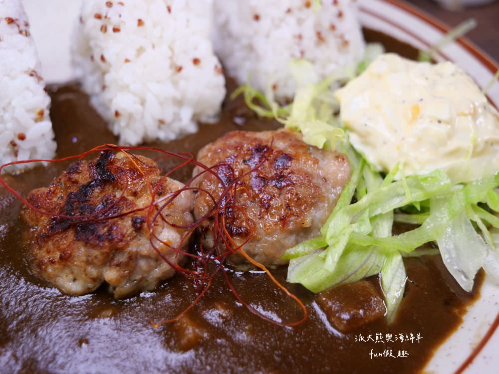 靑弎珈啡社｜藏匿草屯碧山路深巷裡的質感咖哩專賣餐館，2樓老宅改建隨處可見日式文青風情，假期就以美好早午餐或精緻下午茶，來度過慵懶輕奢的閒暇時光!!!另有輕鹹食、甜點及咖啡