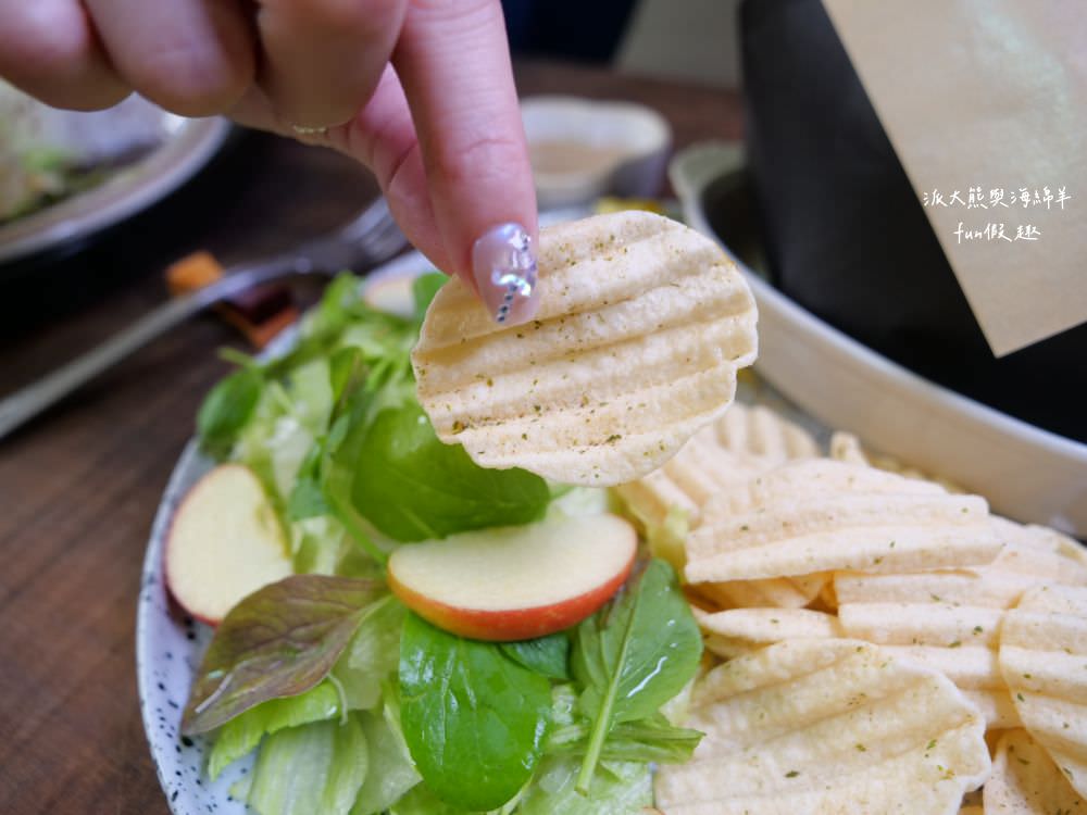 靑弎珈啡社｜藏匿草屯碧山路深巷裡的質感咖哩專賣餐館，2樓老宅改建隨處可見日式文青風情，假期就以美好早午餐或精緻下午茶，來度過慵懶輕奢的閒暇時光!!!另有輕鹹食、甜點及咖啡