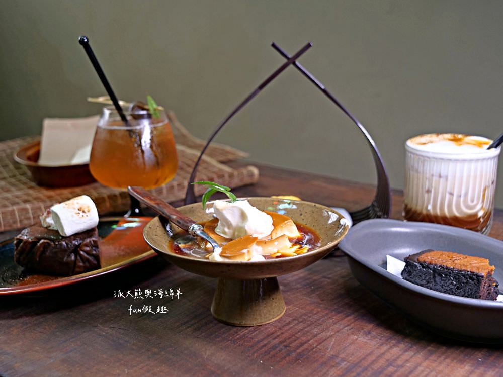 靑弎珈啡社｜藏匿草屯碧山路深巷裡的質感咖哩專賣餐館，2樓老宅改建隨處可見日式文青風情，假期就以美好早午餐或精緻下午茶，來度過慵懶輕奢的閒暇時光!!!另有輕鹹食、甜點及咖啡