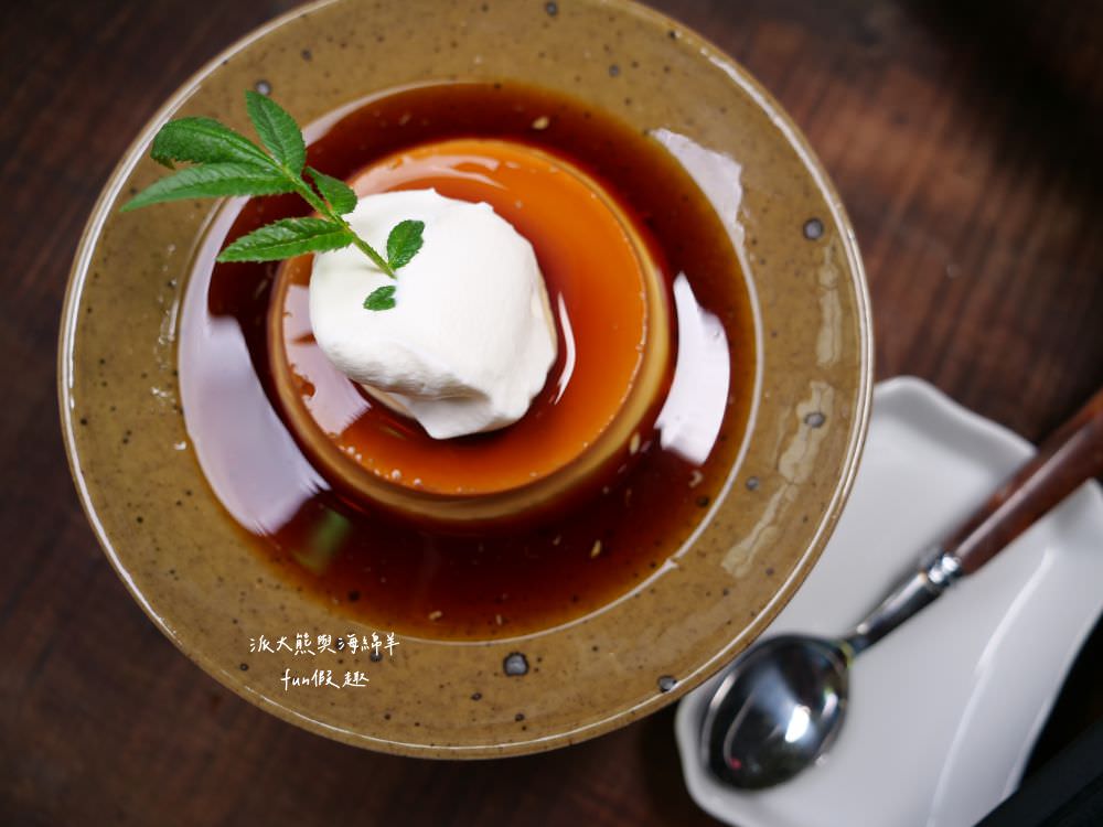 靑弎珈啡社｜藏匿草屯碧山路深巷裡的質感咖哩專賣餐館，2樓老宅改建隨處可見日式文青風情，假期就以美好早午餐或精緻下午茶，來度過慵懶輕奢的閒暇時光!!!另有輕鹹食、甜點及咖啡