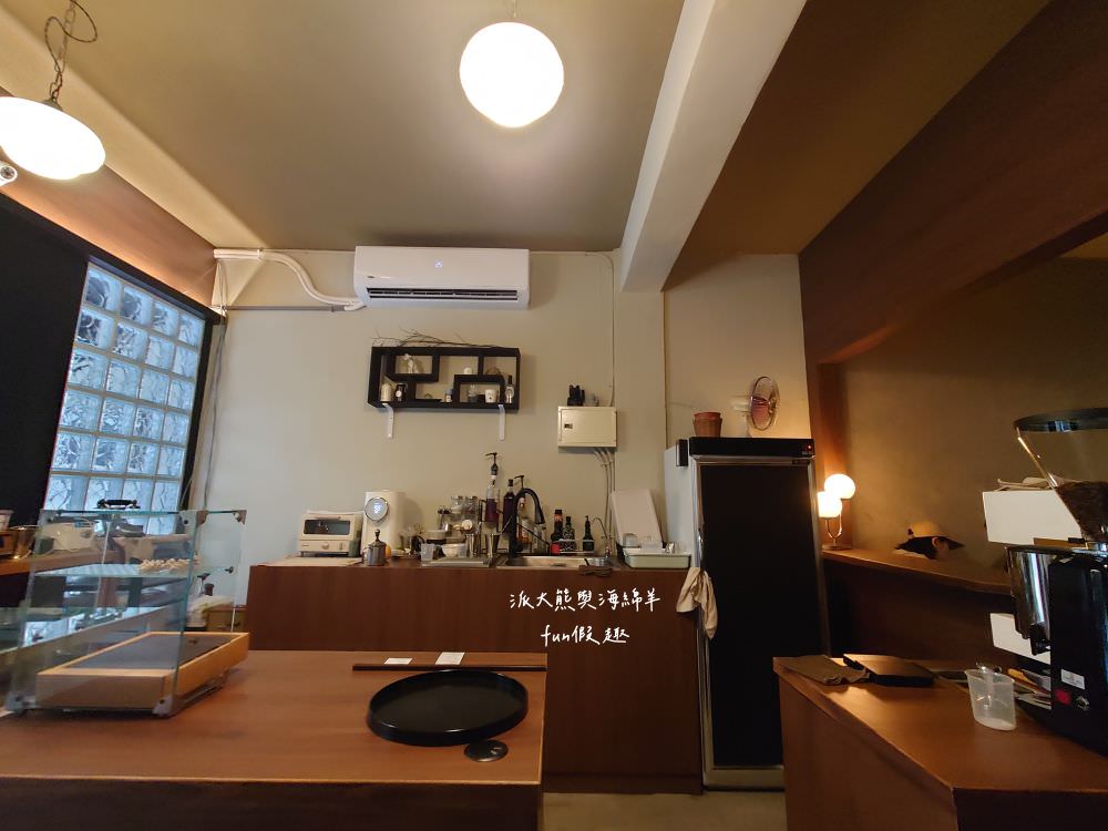 靑弎珈啡社｜藏匿草屯碧山路深巷裡的質感咖哩專賣餐館，2樓老宅改建隨處可見日式文青風情，假期就以美好早午餐或精緻下午茶，來度過慵懶輕奢的閒暇時光!!!另有輕鹹食、甜點及咖啡