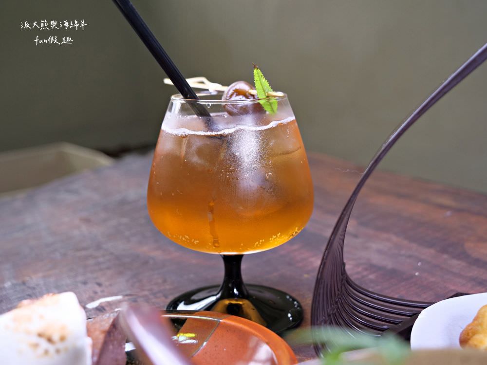 靑弎珈啡社｜藏匿草屯碧山路深巷裡的質感咖哩專賣餐館，2樓老宅改建隨處可見日式文青風情，假期就以美好早午餐或精緻下午茶，來度過慵懶輕奢的閒暇時光!!!另有輕鹹食、甜點及咖啡