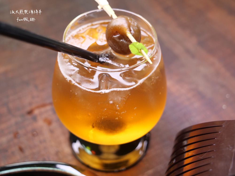 靑弎珈啡社｜藏匿草屯碧山路深巷裡的質感咖哩專賣餐館，2樓老宅改建隨處可見日式文青風情，假期就以美好早午餐或精緻下午茶，來度過慵懶輕奢的閒暇時光!!!另有輕鹹食、甜點及咖啡