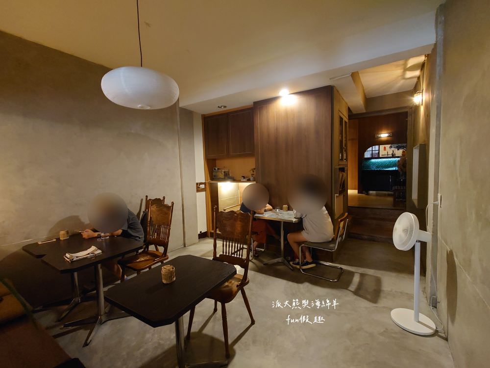 靑弎珈啡社｜藏匿草屯碧山路深巷裡的質感咖哩專賣餐館，2樓老宅改建隨處可見日式文青風情，假期就以美好早午餐或精緻下午茶，來度過慵懶輕奢的閒暇時光!!!另有輕鹹食、甜點及咖啡