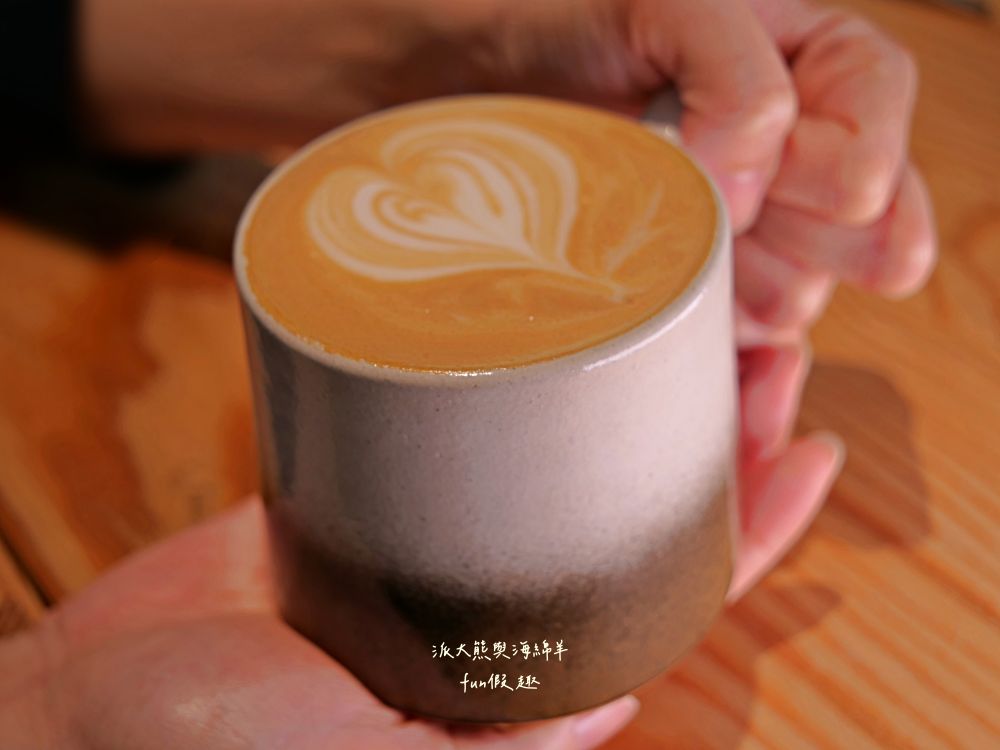 一日咖啡|草屯手工藝中心生活工藝館1F高質感手沖咖啡,結合在地手工藝,秉持什一堂烘焙坊與Sundawn Coffee Roaster日晨咖啡的好手藝,咖啡、飲品與甜點都很優的文青咖啡廳!!!周末家庭親子旅遊好去處+1~ - 第19張圖 一日咖啡|草屯手工藝中心生活工藝館1F高質感手沖咖啡,結合在地手工藝,秉持什一堂烘焙坊與Sundawn Coffee Roaster日晨咖啡的好手藝,咖啡、飲品與甜點都很優的文青咖啡廳!!!周末家庭親子旅遊好去處+1~