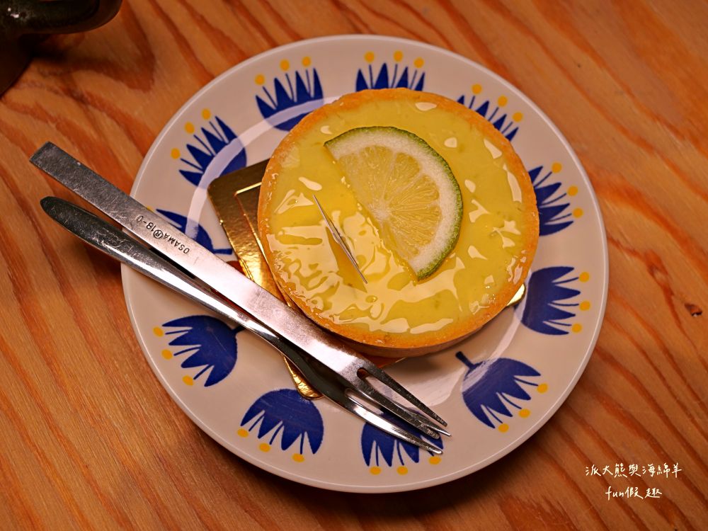 一日咖啡｜草屯手工藝中心生活工藝館1F高質感手沖咖啡，結合在地手工藝，秉持什一堂烘焙坊與Sundawn Coffee Roaster日晨咖啡的好手藝，咖啡、飲品與甜點都很優的文青咖啡廳!!!周末家庭親子旅遊好去處+1～