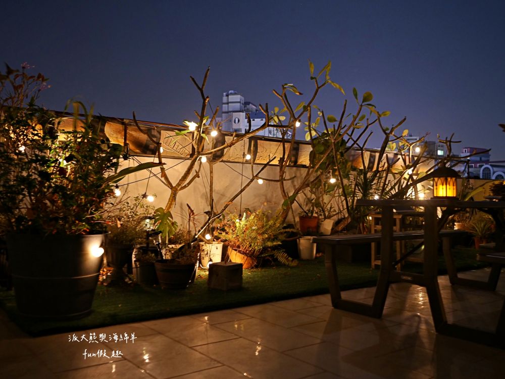 圖森文旅（Tourism Inn）︱鄰近永康車站及國道1號交流道的簡約商務型文旅，結合文青與輕工業裝潢風格，文旅麻雀雖小但五臟俱全的平價優質好選擇，頂樓還有絕美玻璃屋親子可欣賞無敵夜景!!!105年開幕～