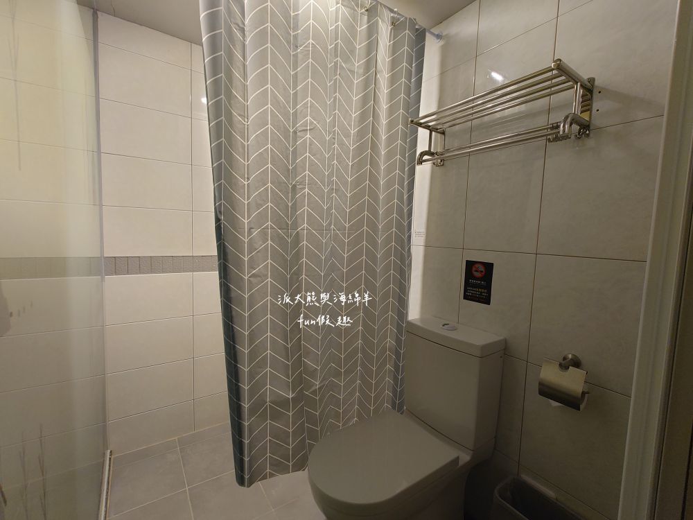 圖森文旅（Tourism Inn）︱鄰近永康車站及國道1號交流道的簡約商務型文旅，結合文青與輕工業裝潢風格，文旅麻雀雖小但五臟俱全的平價優質好選擇，頂樓還有絕美玻璃屋親子可欣賞無敵夜景!!!105年開幕～