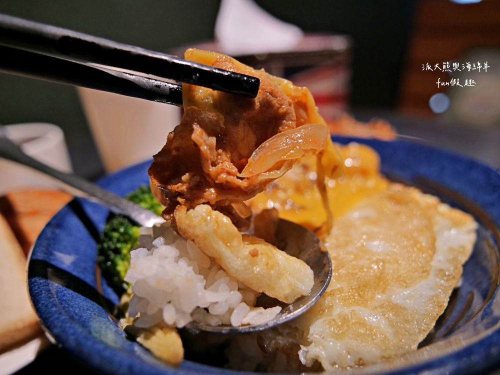 圖森文旅（Tourism Inn）︱鄰近永康車站及國道1號交流道的簡約商務型文旅，結合文青與輕工業裝潢風格，文旅麻雀雖小但五臟俱全的平價優質好選擇，頂樓還有絕美玻璃屋親子可欣賞無敵夜景!!!105年開幕～