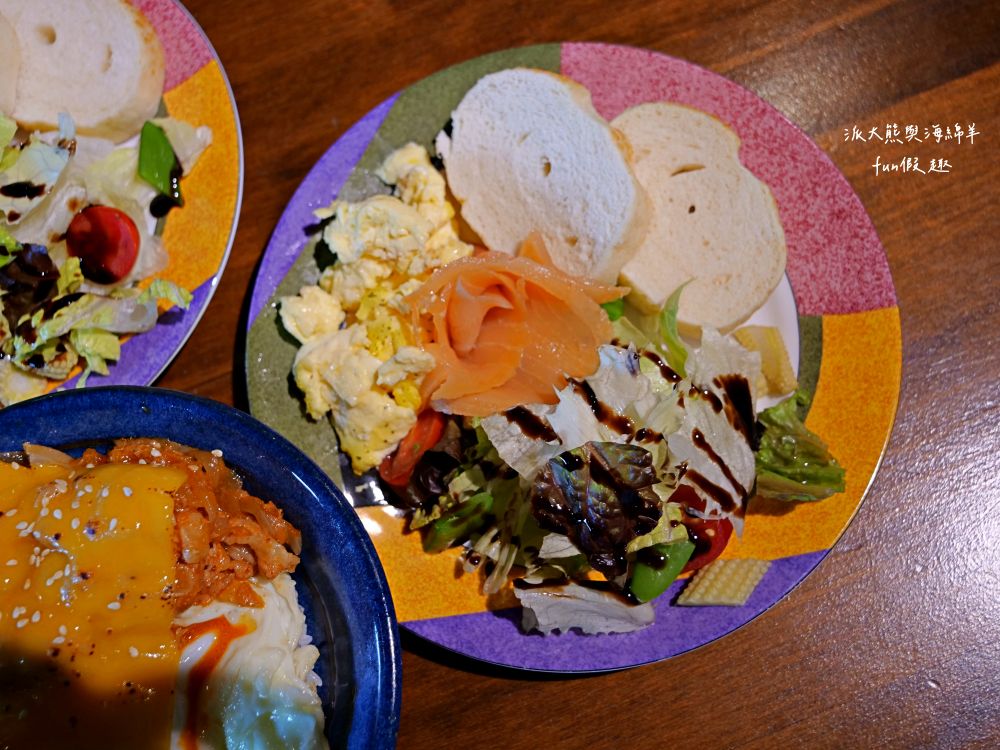 圖森文旅（Tourism Inn）︱鄰近永康車站及國道1號交流道的簡約商務型文旅，結合文青與輕工業裝潢風格，文旅麻雀雖小但五臟俱全的平價優質好選擇，頂樓還有絕美玻璃屋親子可欣賞無敵夜景!!!105年開幕～