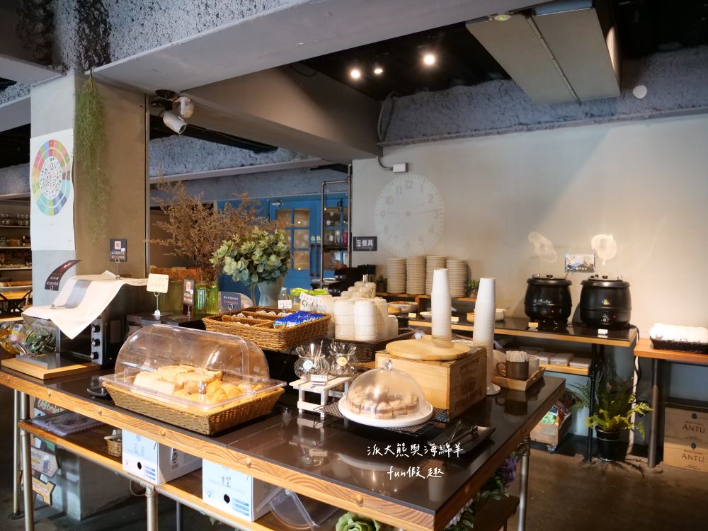 圖森文旅（Tourism Inn）︱鄰近永康車站及國道1號交流道的簡約商務型文旅，結合文青與輕工業裝潢風格，文旅麻雀雖小但五臟俱全的平價優質好選擇，頂樓還有絕美玻璃屋親子可欣賞無敵夜景!!!105年開幕～